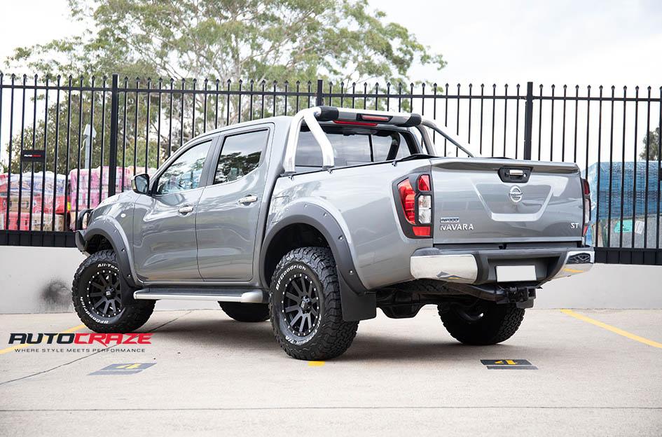 NISSAN NAVARA HEIST SATIN BLACK